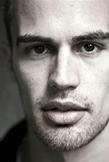 Theo James